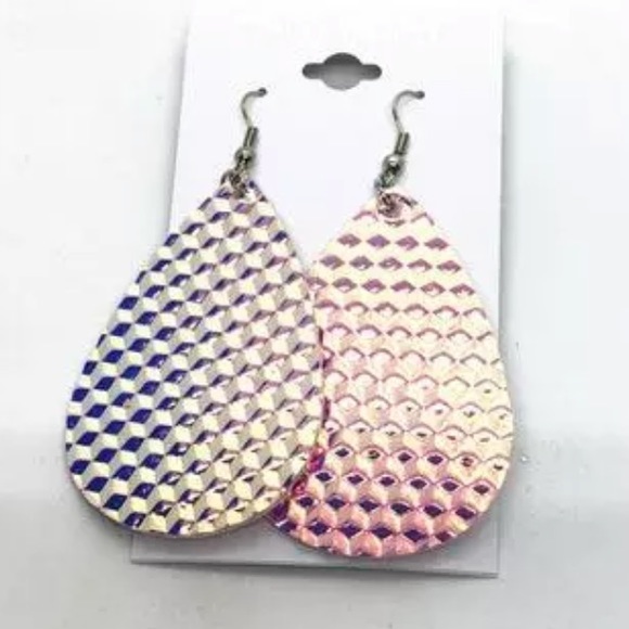 Jewelry - Iridescent teardrop earrings vegan leather NEW